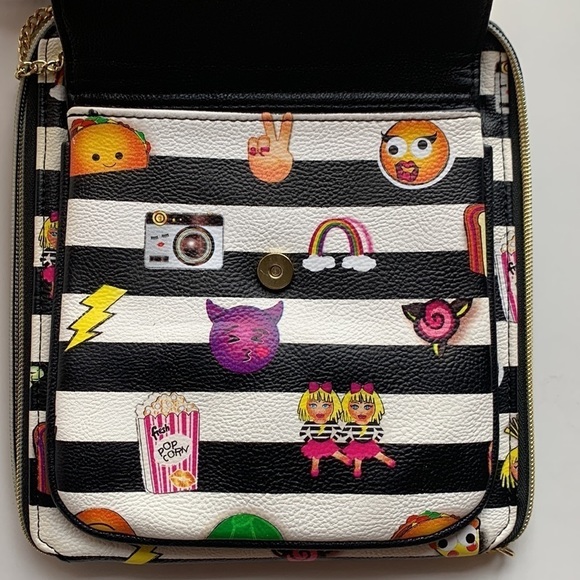 BETSY Johnson Crossbody Bag - Picture 8 of 17